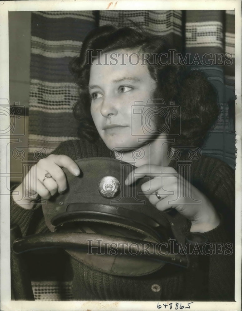 1942 Press Photo Mrs. Thelma Smith Cooke whose husband is on a Military Mission-Historic Images