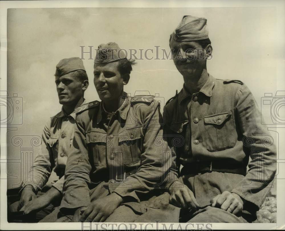 1951 Typical Yugoslav Soldiers in Trieste Territory - Historic Images