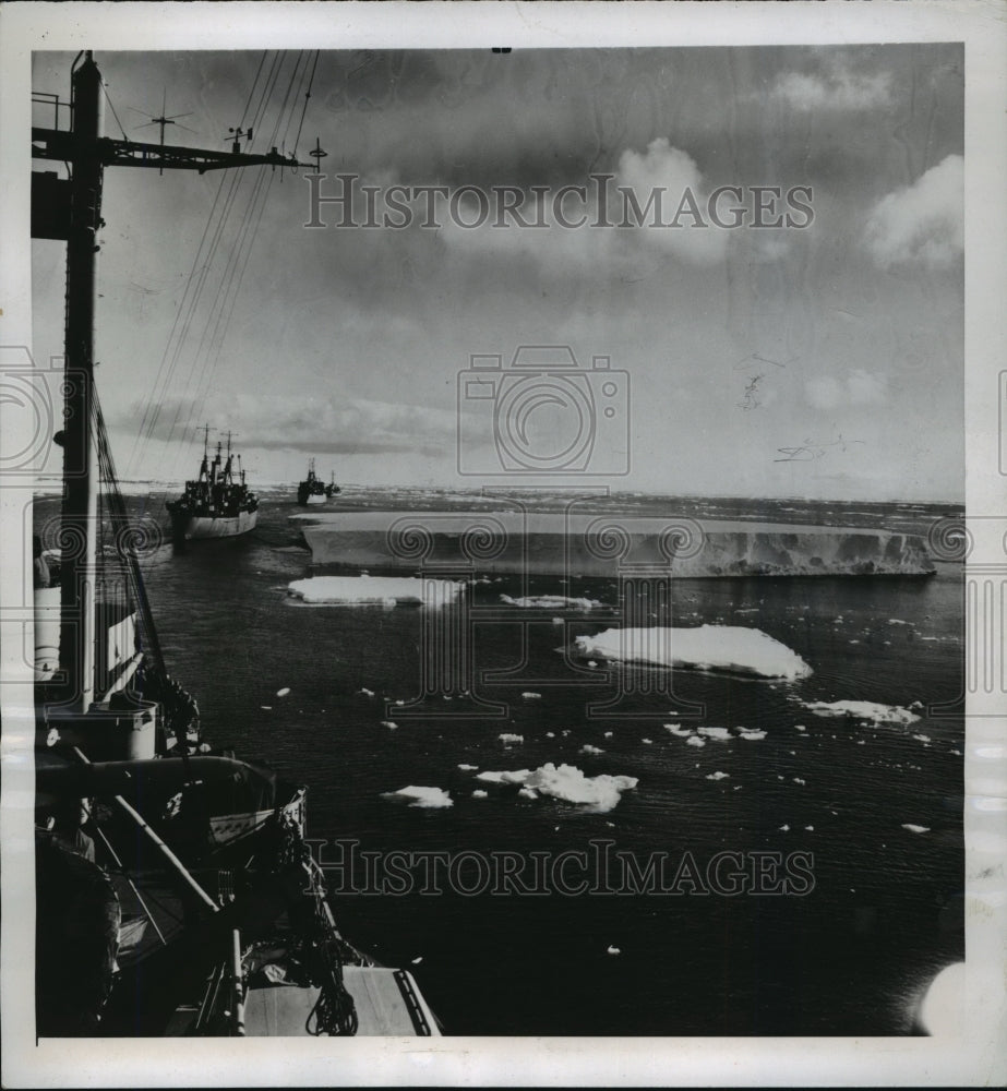 1947 Press Photo USCG icebreaker NORTHWIND leads ships through the Antarctic ice- Historic Images