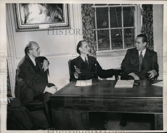 1946 New York Mayor William O'Dwyer, Dr. Stoyan Gavrilovic NYC. - Historic Images