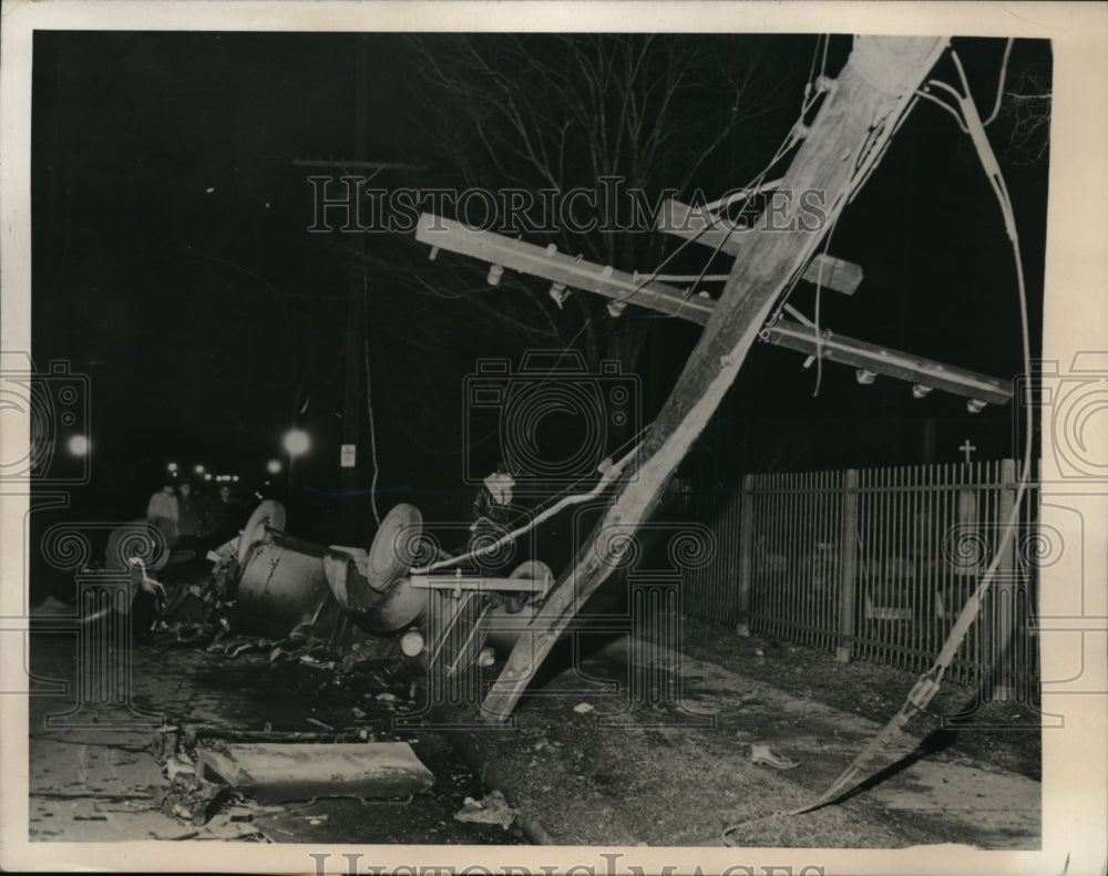 1946 Press Photo New York Scene at auto wreck, Our Lady of Victory hospital NYC-Historic Images