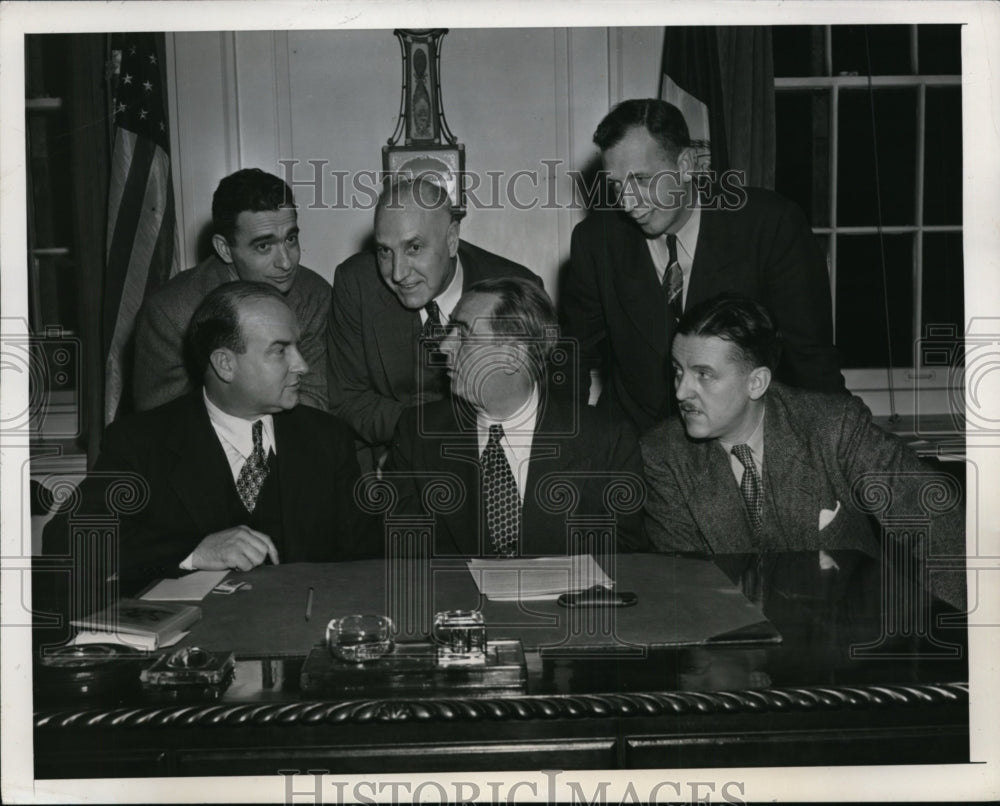 1946 Press Photo New York Mayor O&#39;Dwyer attempts to avoid transport strike NYC-Historic Images