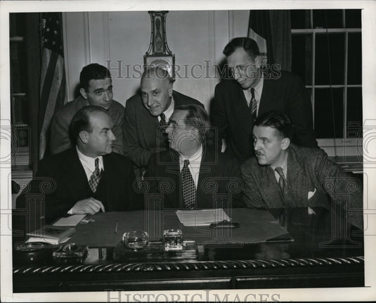 1946 Press Photo New York Mayor O'Dwyer attempts to avoid transport strike NYC-Historic Images