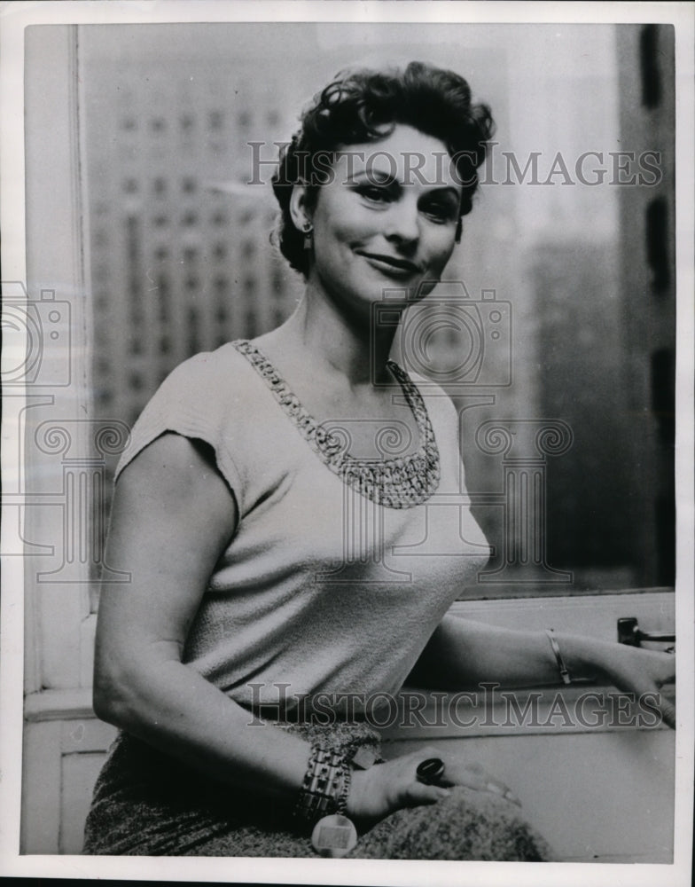 1956 New York Delpha Frazier named nation's youngest grandmother NYC - Historic Images
