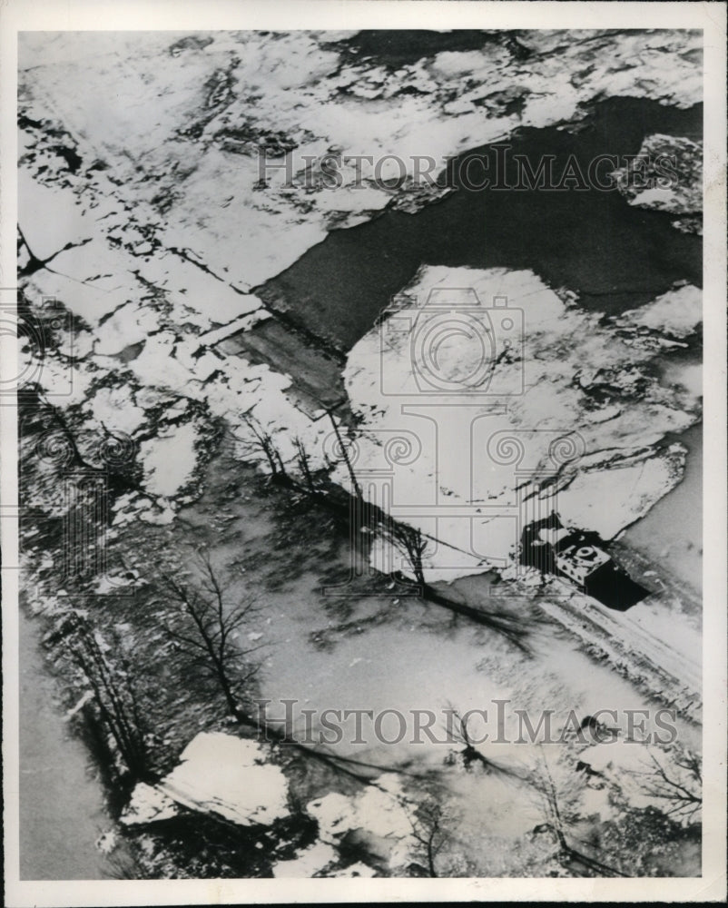 1949 Press Photo New York Snowplow removes ice after Mohawk River Overflow NYC - Historic Images