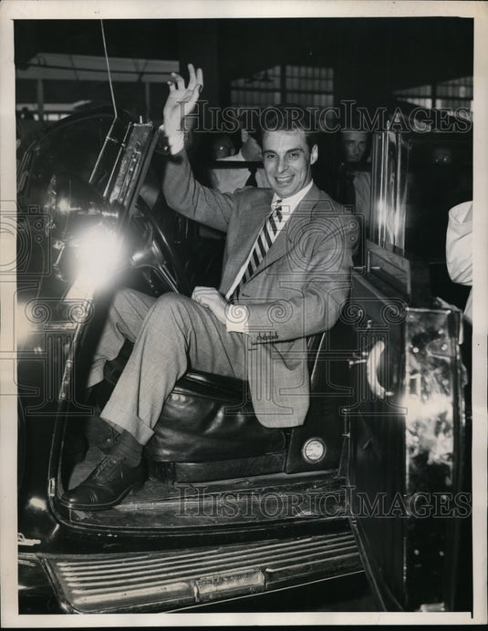 1948 Press Photo New York Christopher Janus acquires Hitler's Mercedes Benz NYC - Historic Images