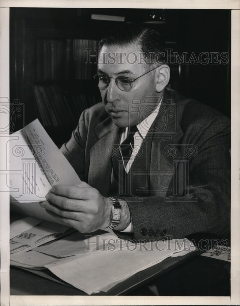 1948 Press Photo New York Dr. Sigmund Freidman, office in Sydenham Hospital NYC - Historic Images