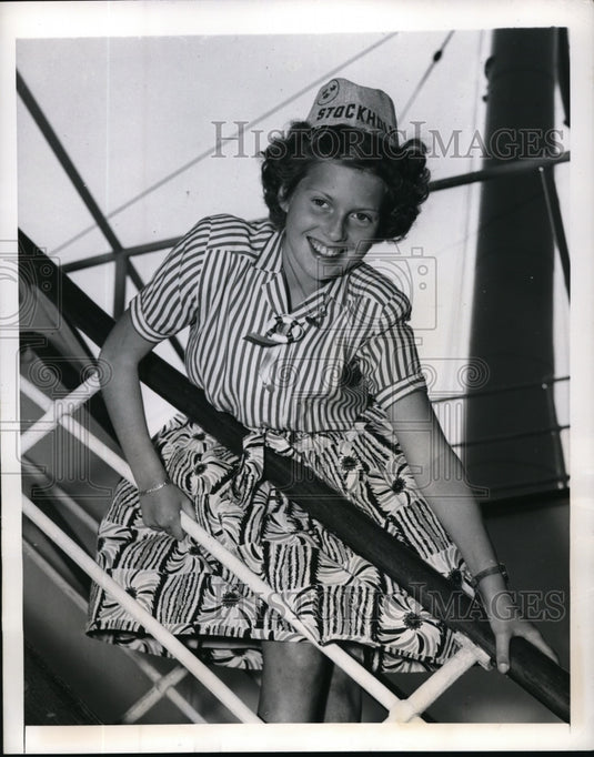 1949 Press Photo New York Kirsten Poulsen, 11, Denmark stomach suffering NYC-Historic Images