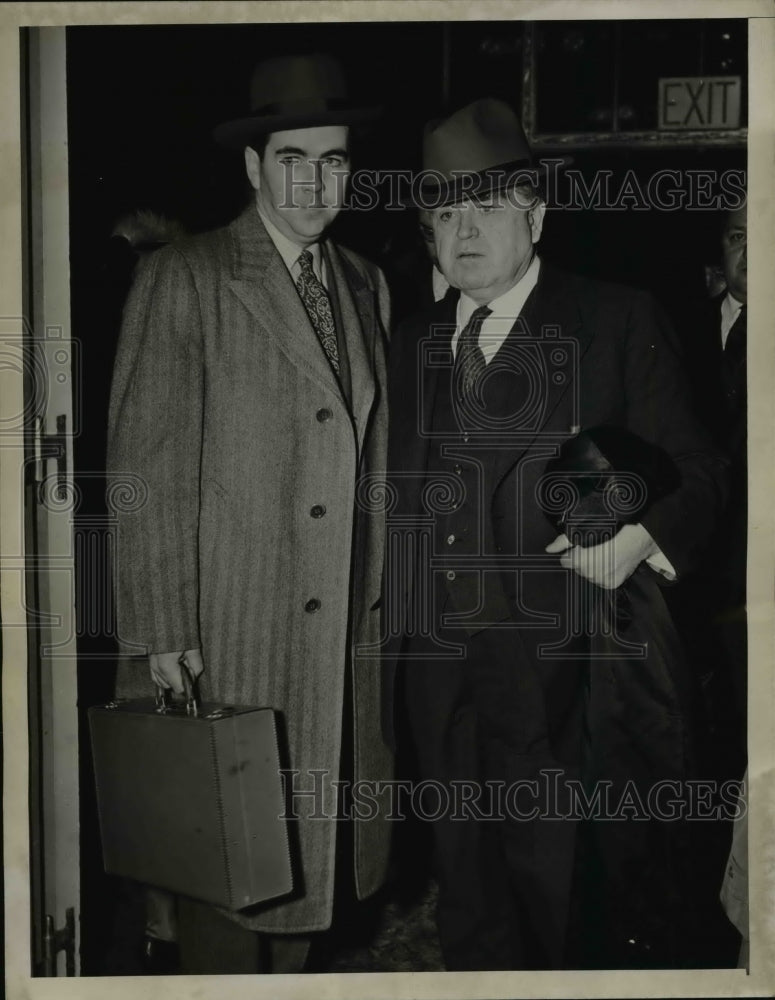 1945 Press Photo New York John L. Lewis leaves meeting at Waldorf-Astoria NYC-Historic Images