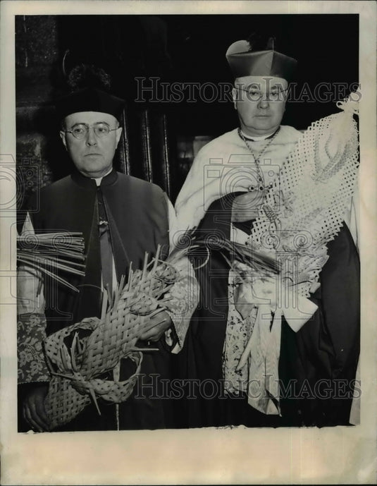 1944 Press Photo New York Archbishop Francis Spellman & Rev Thomas McMahon NYC - Historic Images