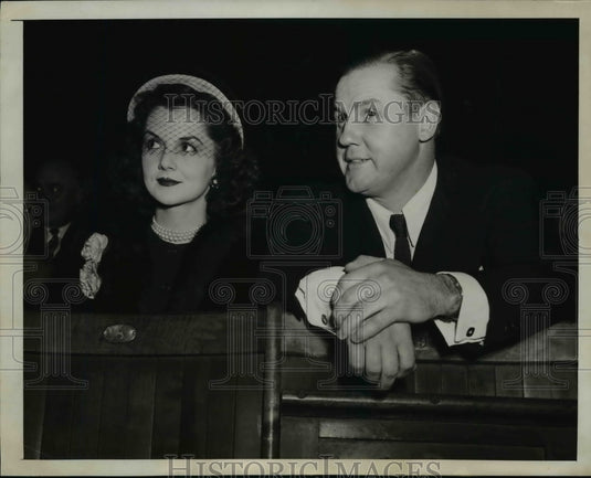 1946 Press Photo New York Brenda Frazier & husband John "Shipwreck" Kelly NYC-Historic Images