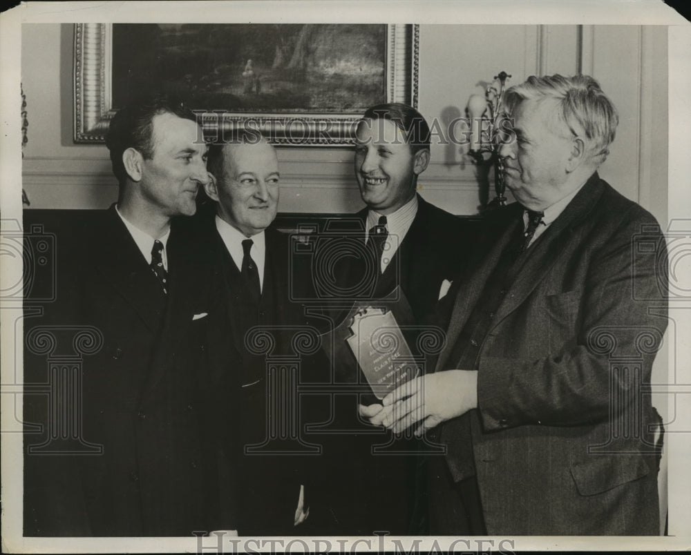 1939 Press Photo New York Claire Bee, Dr. W.B. Guthrie, Dean Metcalfe NYC- Historic Images