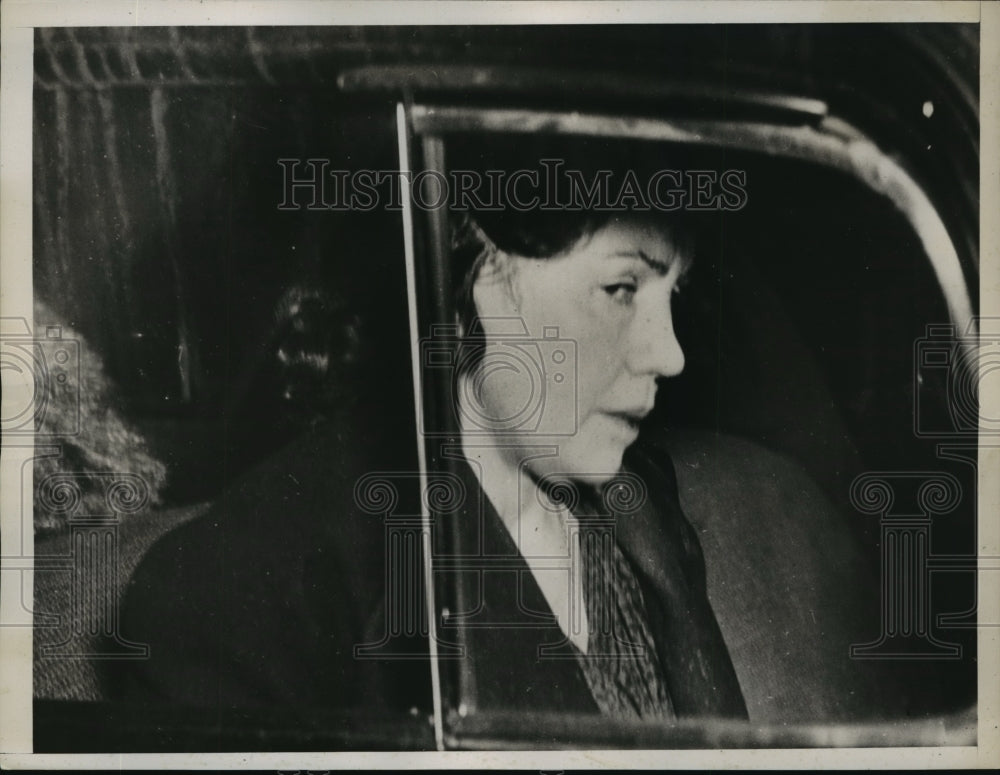 1939 Press Photo New York Gertrude Sutphin held in death of husband NYC-Historic Images