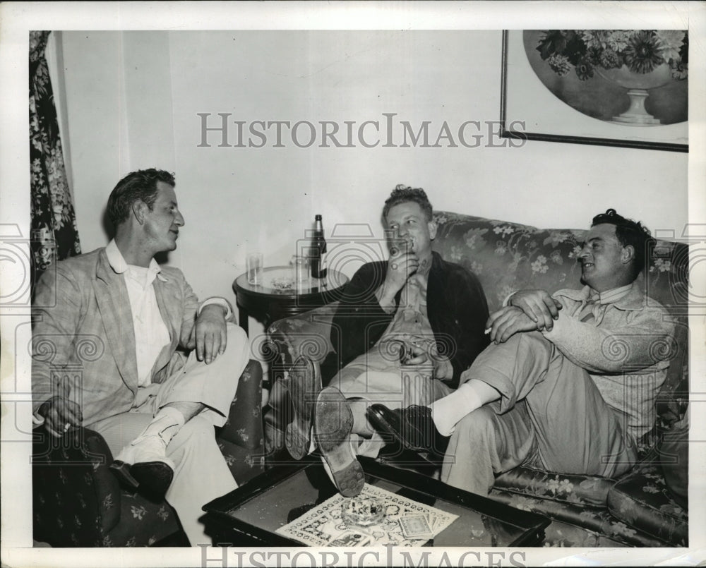 1942 Press Photo New York Lady Hawkins survivors at hotel NYC - neny05441-Historic Images