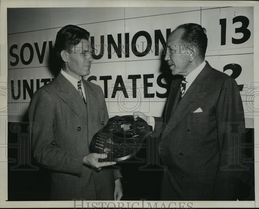 1945 New York Pavel Mikhailov received plaque NYC  - Historic Images
