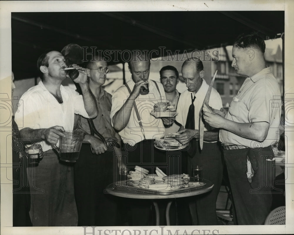 1939 New York Men eating and drinking NYC  - Historic Images