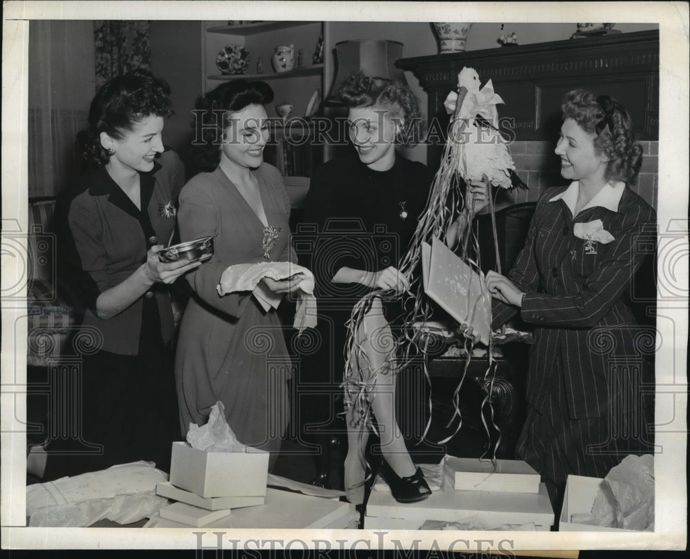 1942 New York Baby Shower for Janet Lavis NYC-Historic Images