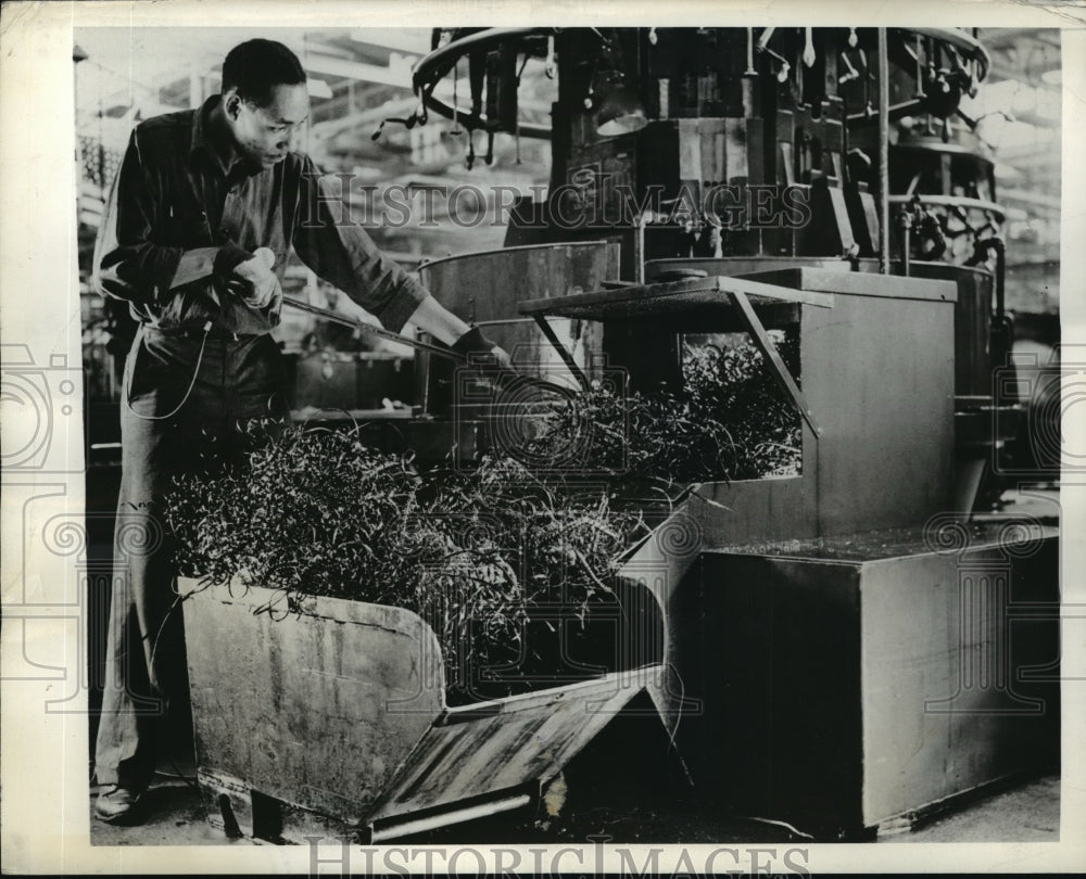 1942 New York Chip handling system built to salvage metal NYC-Historic Images