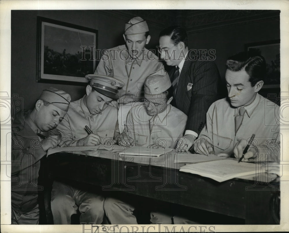 1942 Press Photo New York Cast of This Is The Army register to Vote NYC-Historic Images