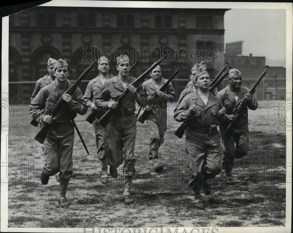 1942 Press Photo New York Cast of This Is The Army Run Drills NYC - Historic Images