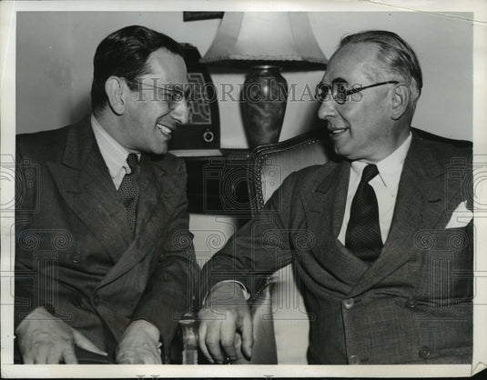 1942 Press Photo New York Colombian Officials hold press conference NYC - Historic Images