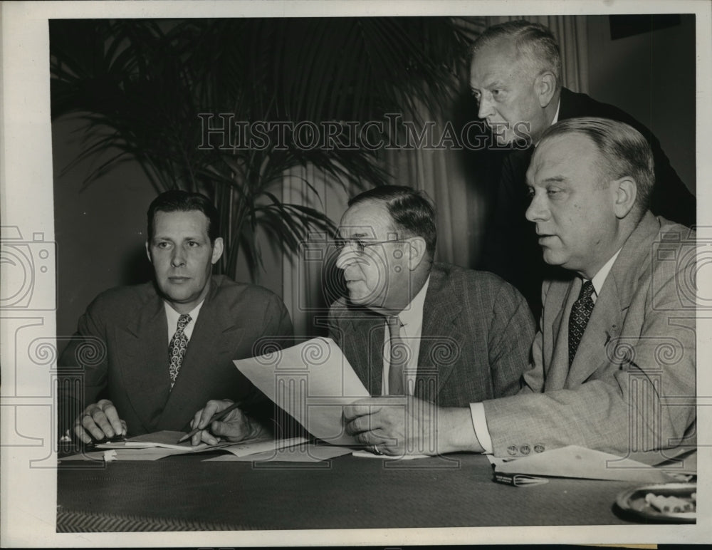 1945 Press Photo New York Eastern Governors Discuss Food Shortages NYC-Historic Images