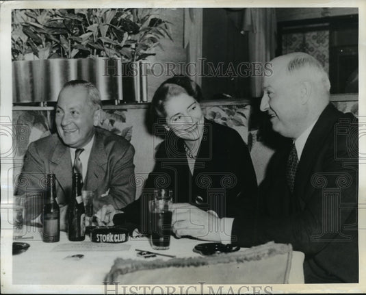 1942 Press Photo New York Mr & Mrs Lawrence Wood Robert & James Farley NYC - Historic Images