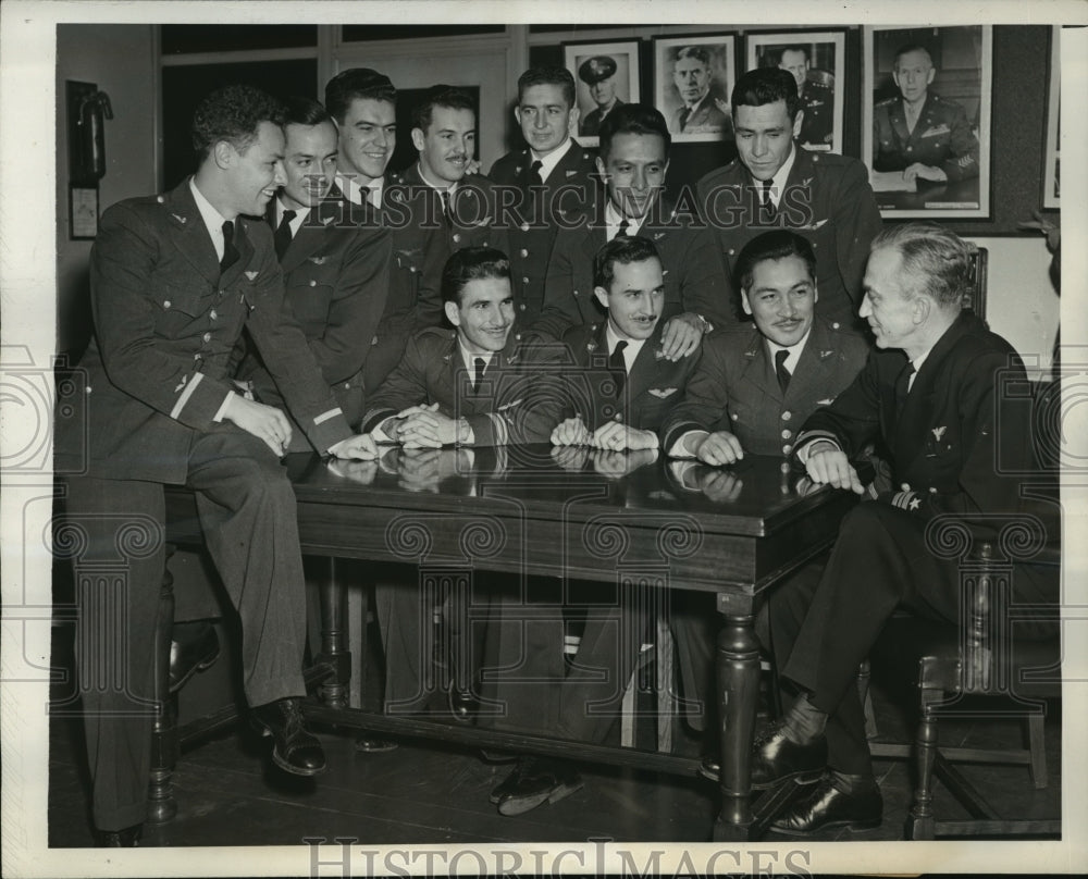 1943 Press Photo New York Peruvian Naval Officers Visit New York NYC - Historic Images
