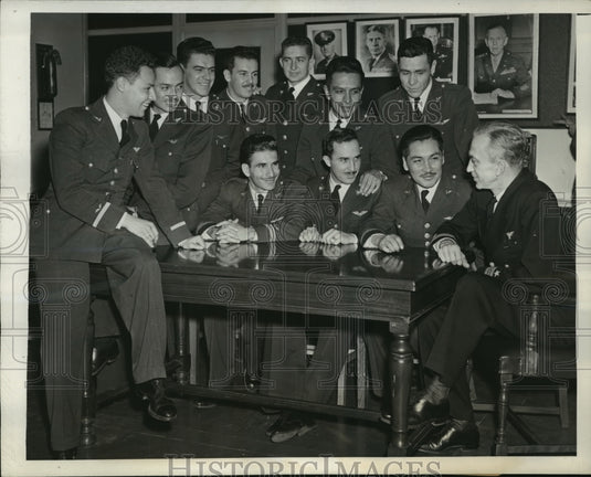 1943 Press Photo New York Peruvian Naval Officers Visit New York NYC - Historic Images