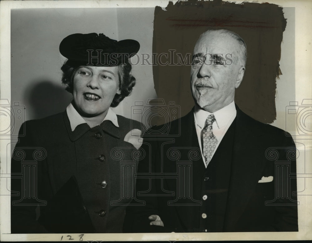 1943 Press Photo New York British Conductor Sir Thomas Beecham marries NYC-Historic Images