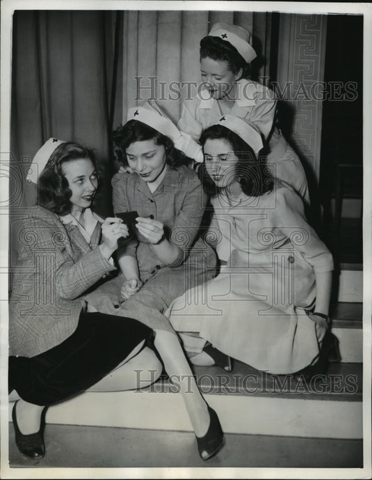 1942 New York Joan Humphrey adjusts new nurses caps NYC  - Historic Images