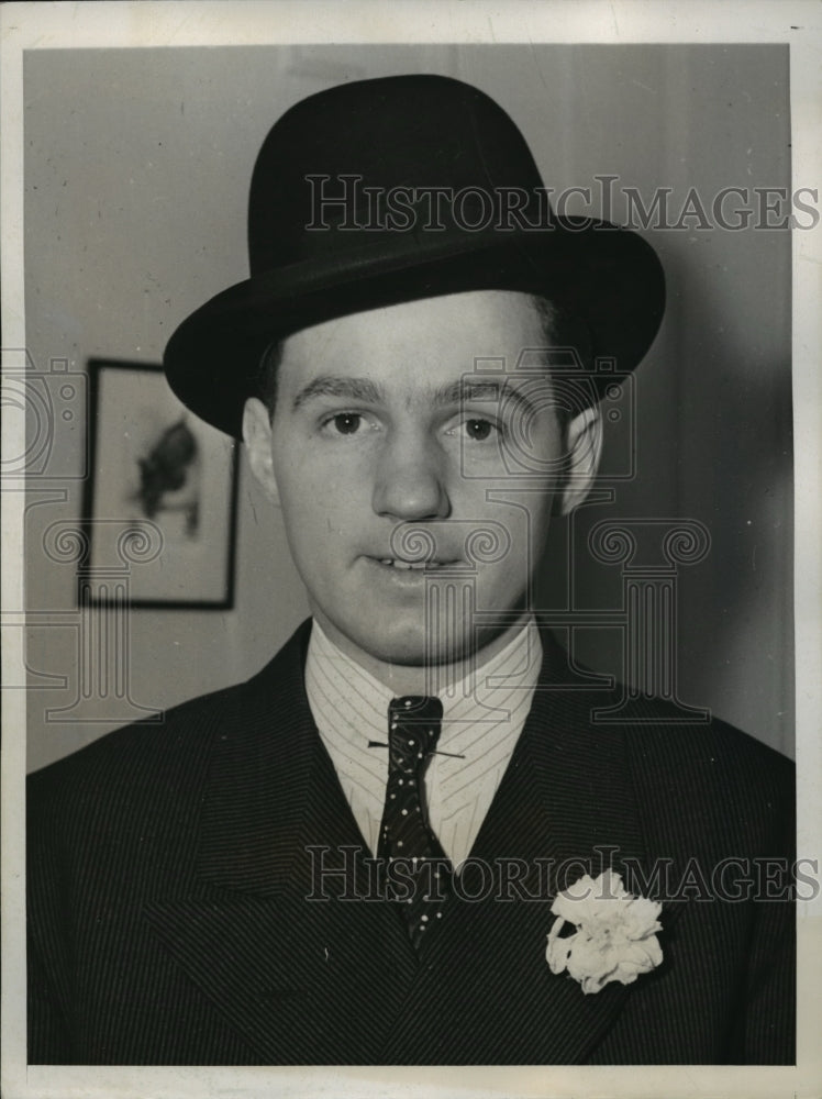 1939 Press Photo New York Robert Whelan fired for not changing his name NYC-Historic Images