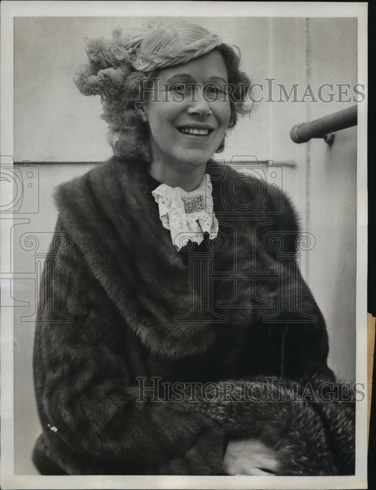 1938 Press Photo New York Renee MacReady arrives in New York NYC - Historic Images