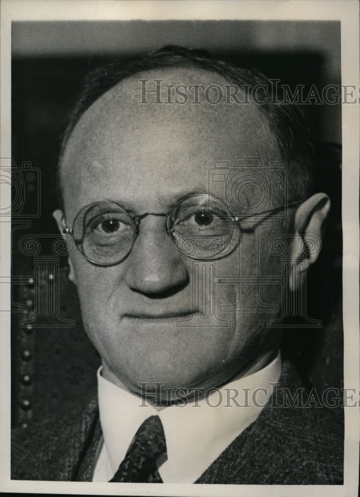 1939 Press Photo New York Petition asks for removal of Magistrate Rudich NYC - Historic Images