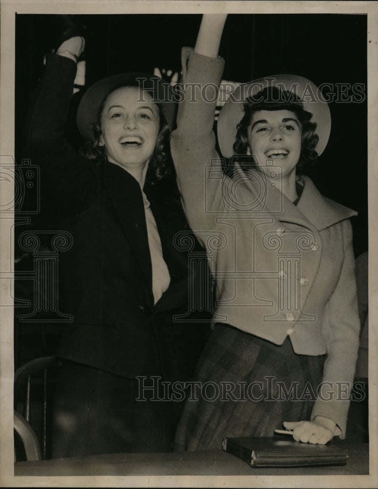 1939 Press Photo New York Mrs. Frank Smith & Miss Page Crossley world series NYC - Historic Images