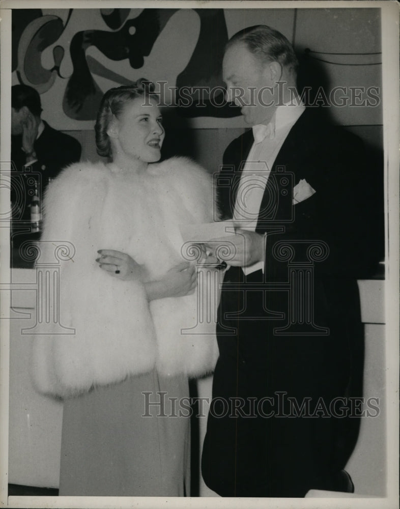 1938 New York Barbara Evans &amp; Paul Garrett NYC  - Historic Images