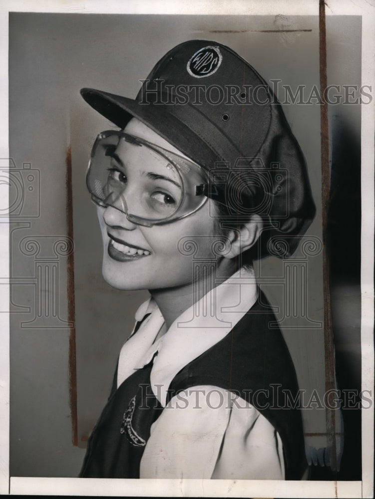 1944 New York Joy Feelby Models Safety Attire at Convention NYC-Historic Images