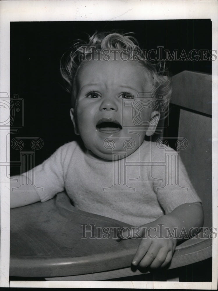 1943 Press Photo Kew Gardens Clayton Going earns $400 doing commercials KGLI - Historic Images