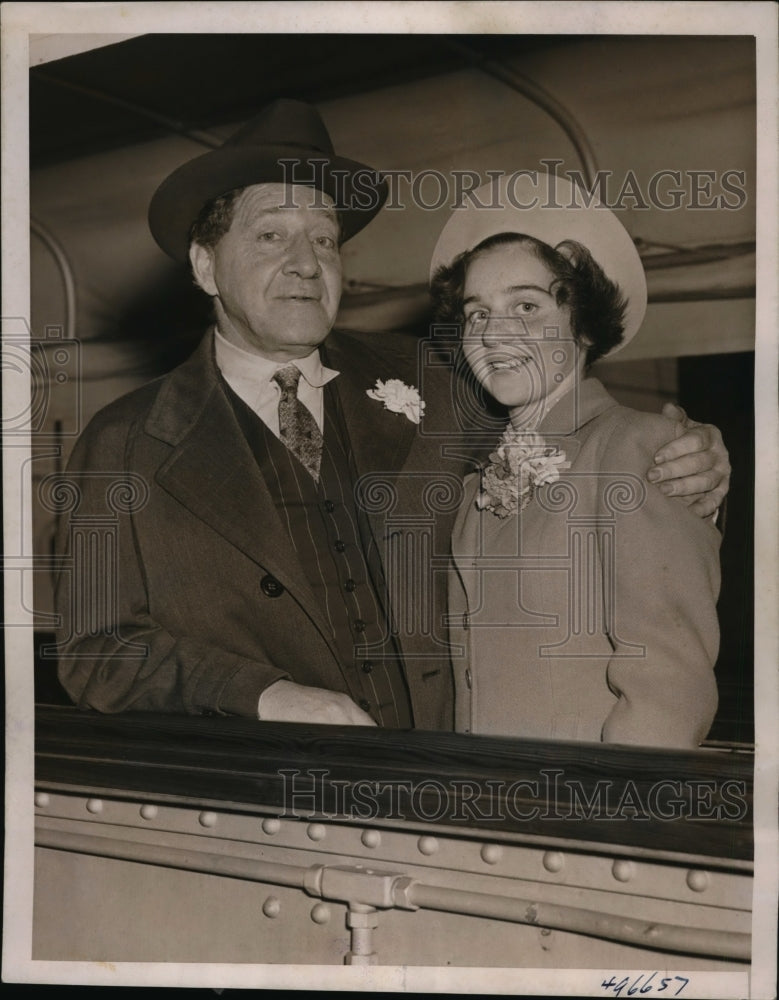 1939 Press Photo New York Arthur Garfield Hays, Jean, sail for Europe NYC - Historic Images