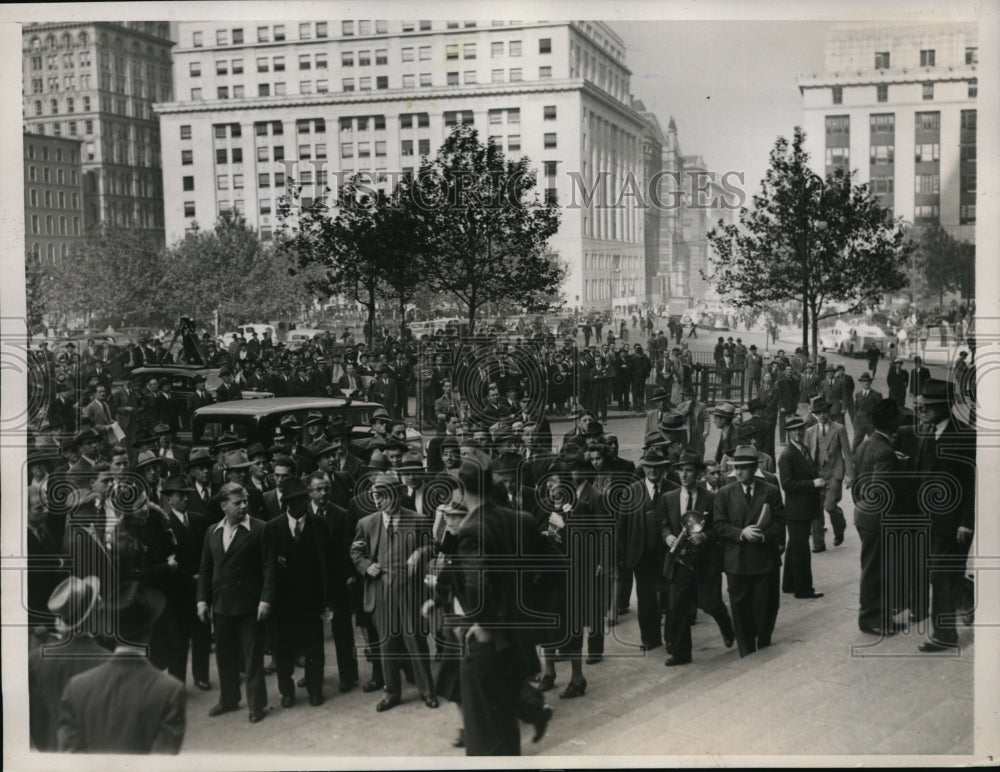 1938 New York Crowd outside Espionage Trial NYC-Historic Images