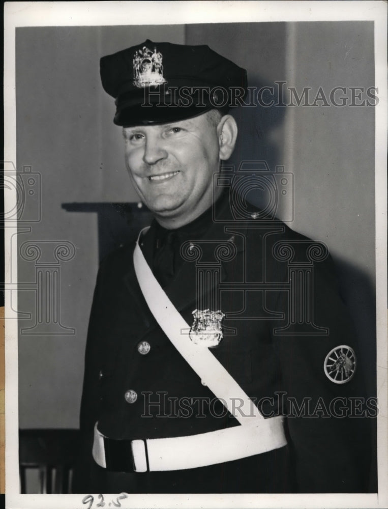 1942 New York Officer George Koch wears Sam Browne Belt NYC-Historic Images