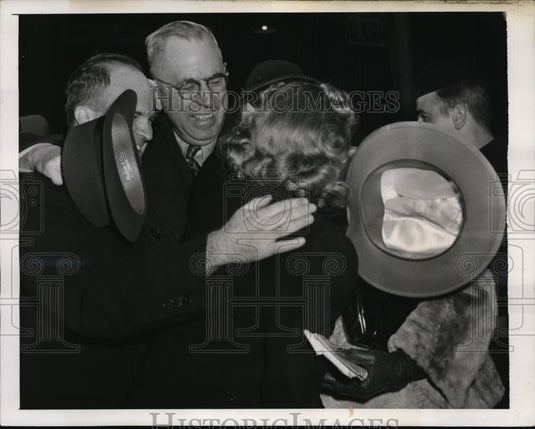 1943 Press Photo New York Dr Fred S Donnelson repariated to US NYC - Historic Images