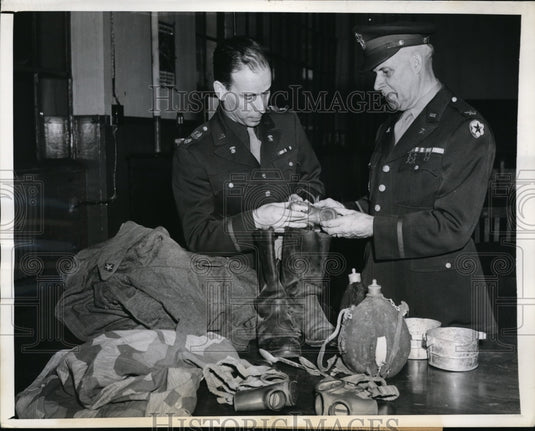 1943 Press Photo New York Maj. William H. Lee & C.S. Hamilton NYC - Historic Images