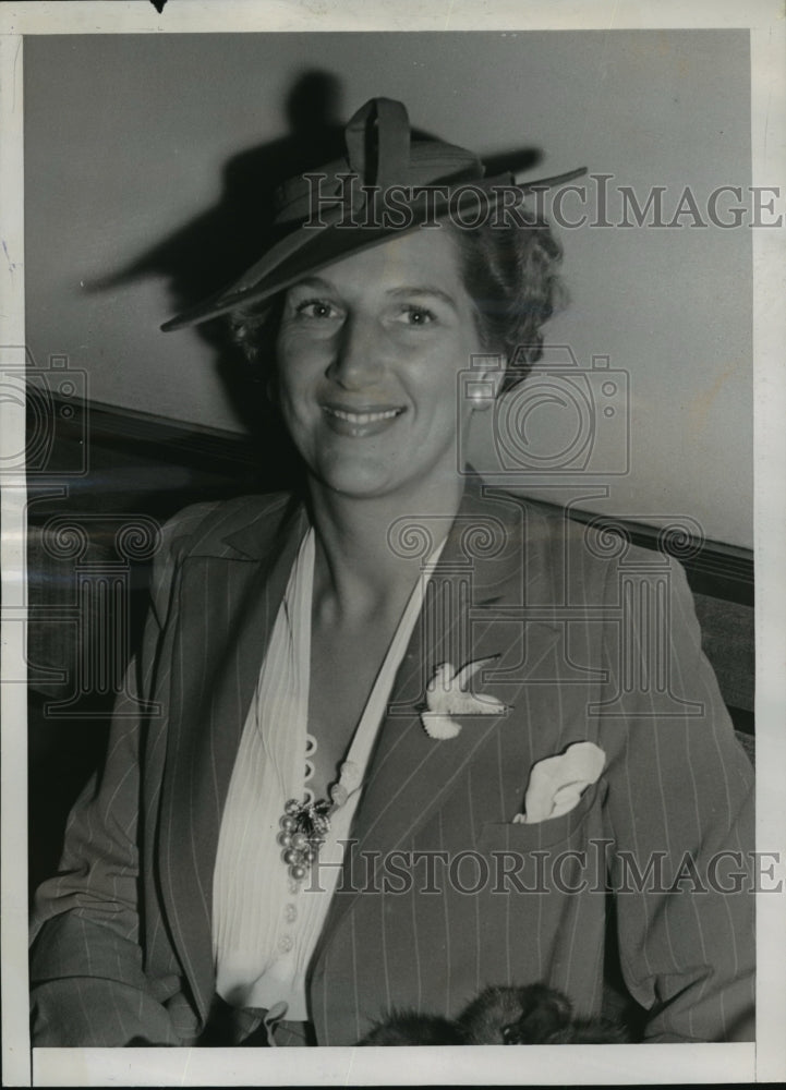 1939 Press Photo New York Claire Wallace radio commentator NYC - neny08786-Historic Images