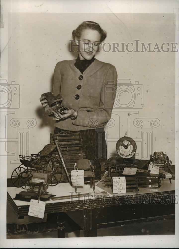 1938 Press Photo New York Patent pioneers given a new keeper NYC - Historic Images