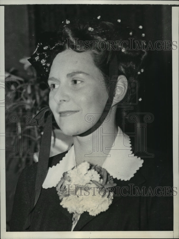 1938 Press Photo New York Mrs Bronson Williams Easter Bonnet/Top Hat Lunch NYC-Historic Images