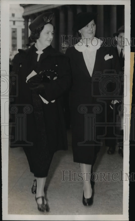 1938 Testifies in New York espionage trial NYC-Historic Images