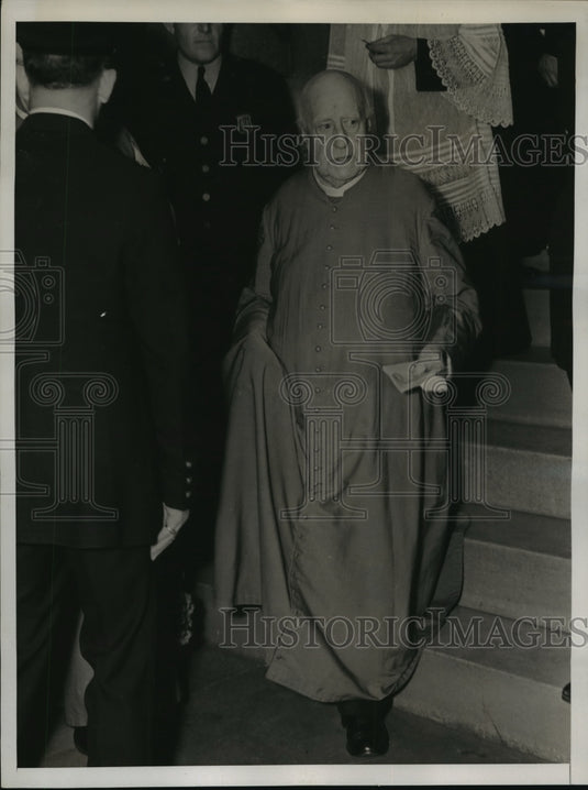 1938 Press Photo New York Msgr. Lavelle leaves Cardinal Hayes Home NYC - Historic Images