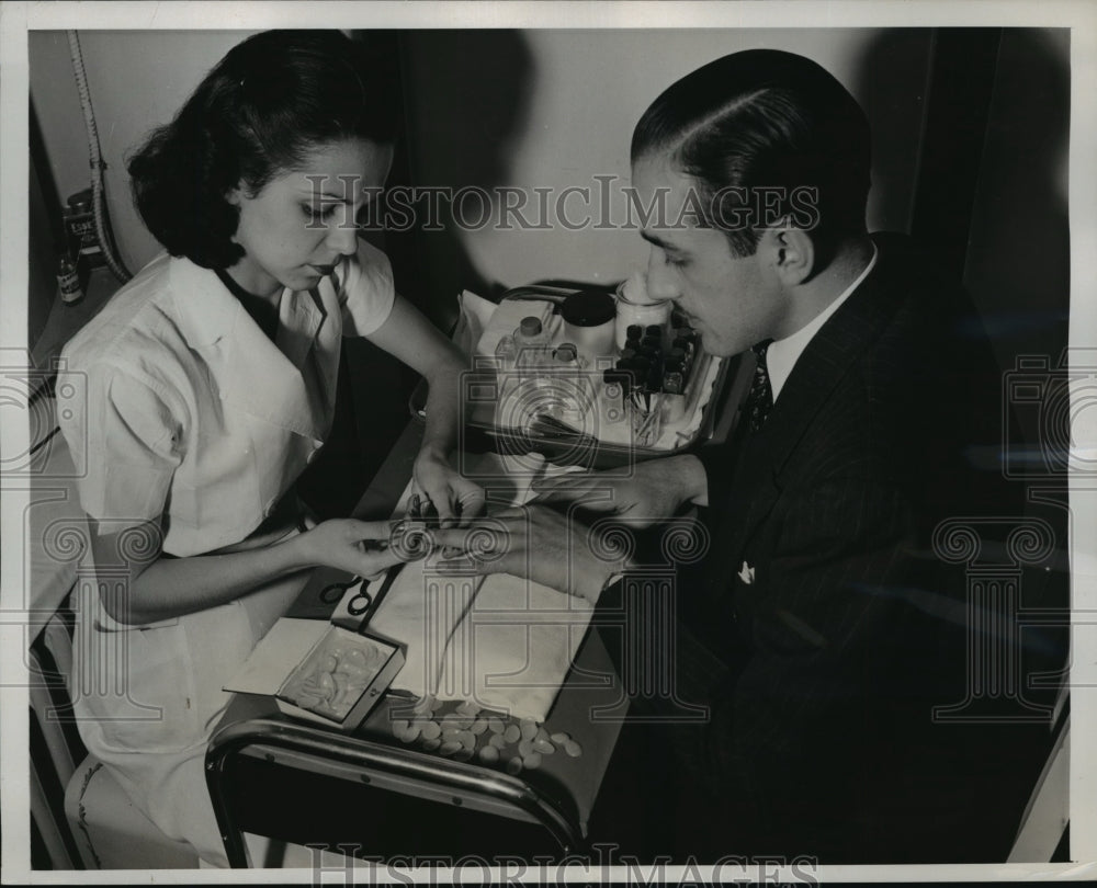 1936 Press Photo New York Jean Bernard NY Beautician Working on Mans Nails NYC-Historic Images