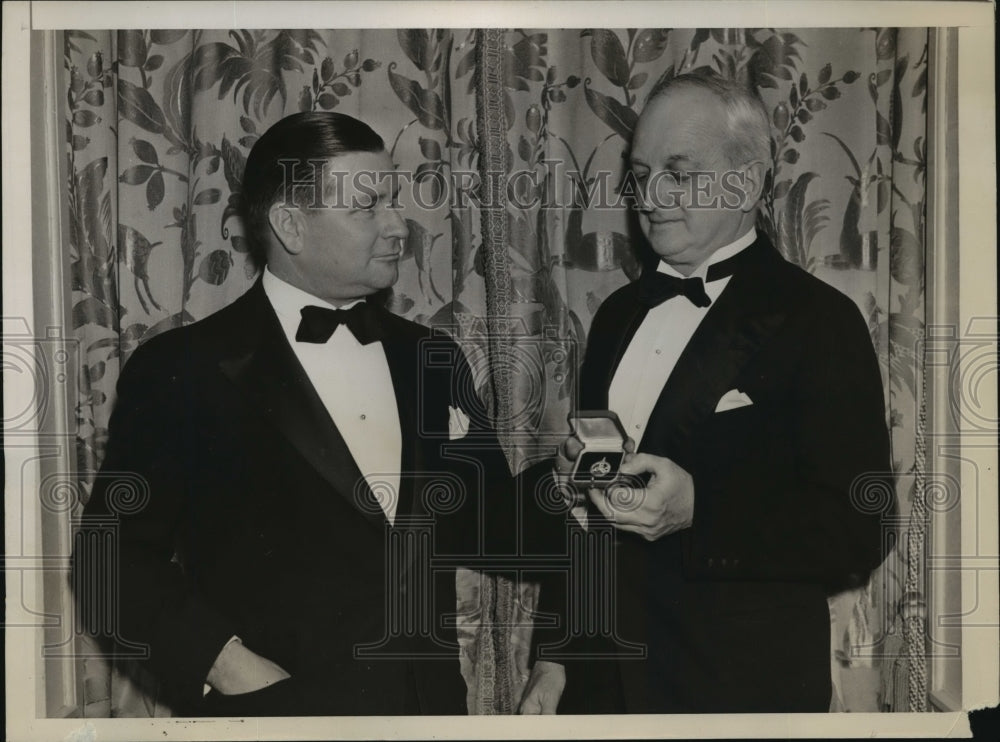1938 Press Photo New York Hall receives CYO award NYC - neny09590-Historic Images